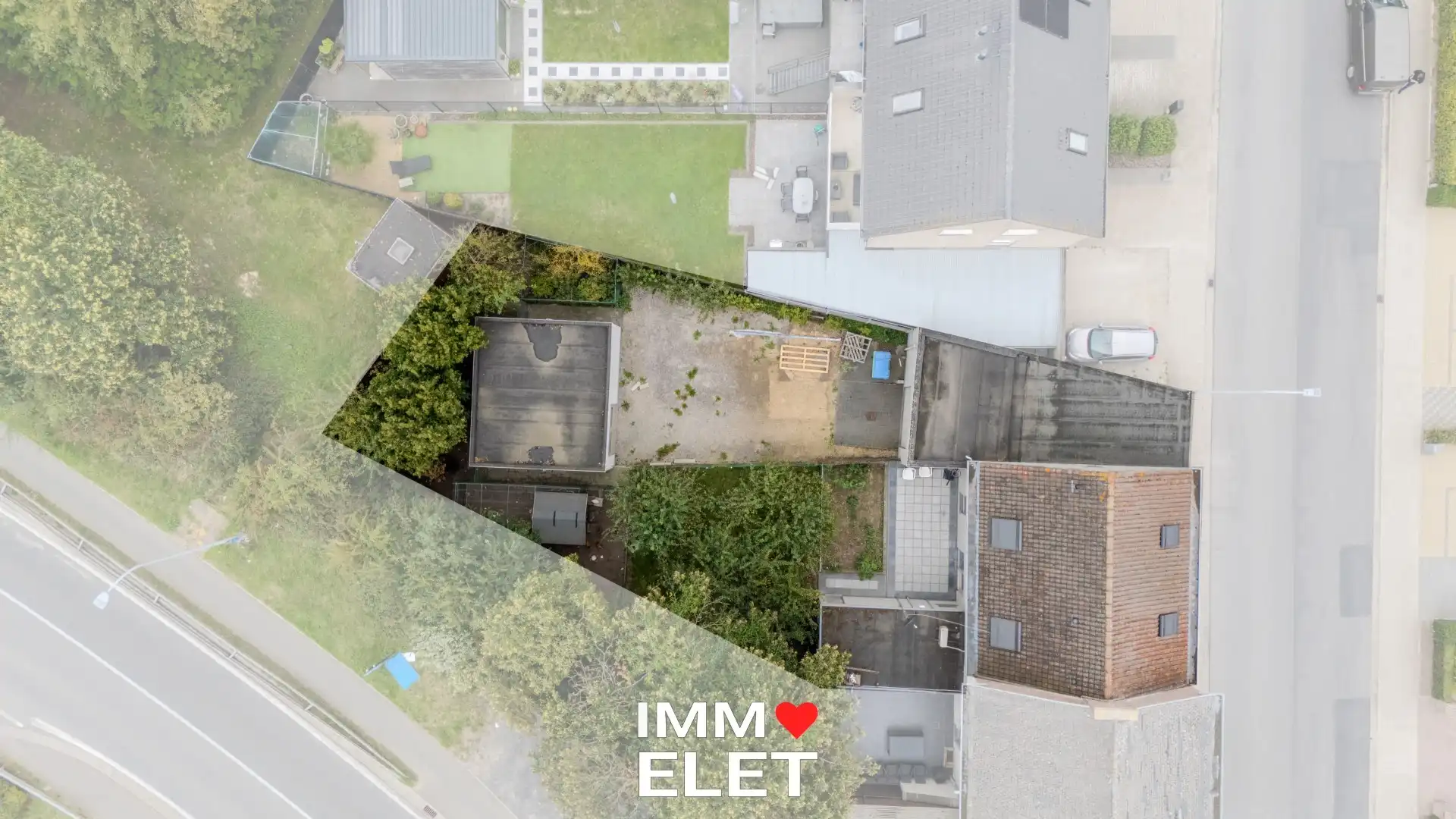 ENERGIEZUINIG GEBOUW MET 2 GROTE GARAGES - 553 M² foto 8