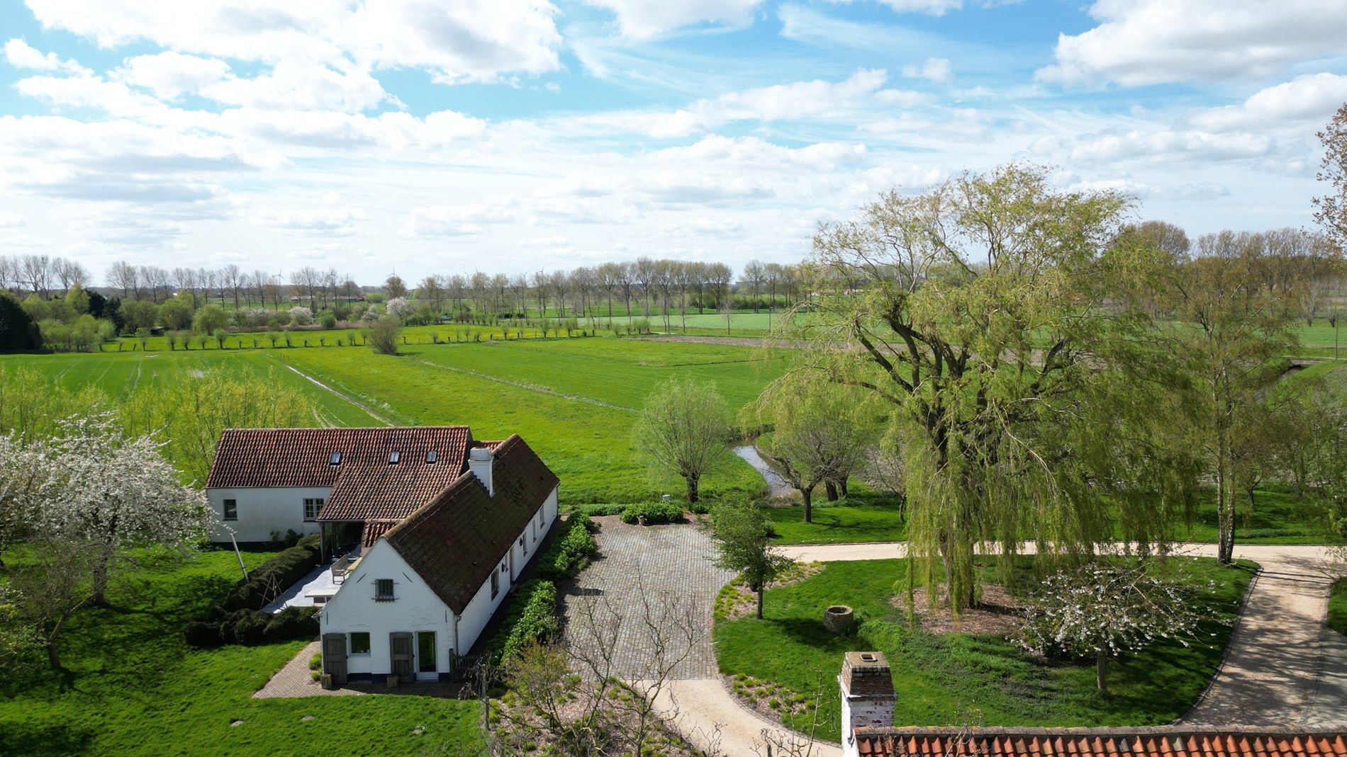 Uniek en zeer rustig gelegen hoeve op 3,9 Ha nabij Damme. foto 26