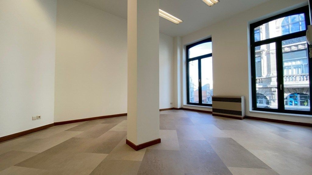 Kantoorruimte te huur in gerenoveerde herenwoning in centrum Gent foto 4