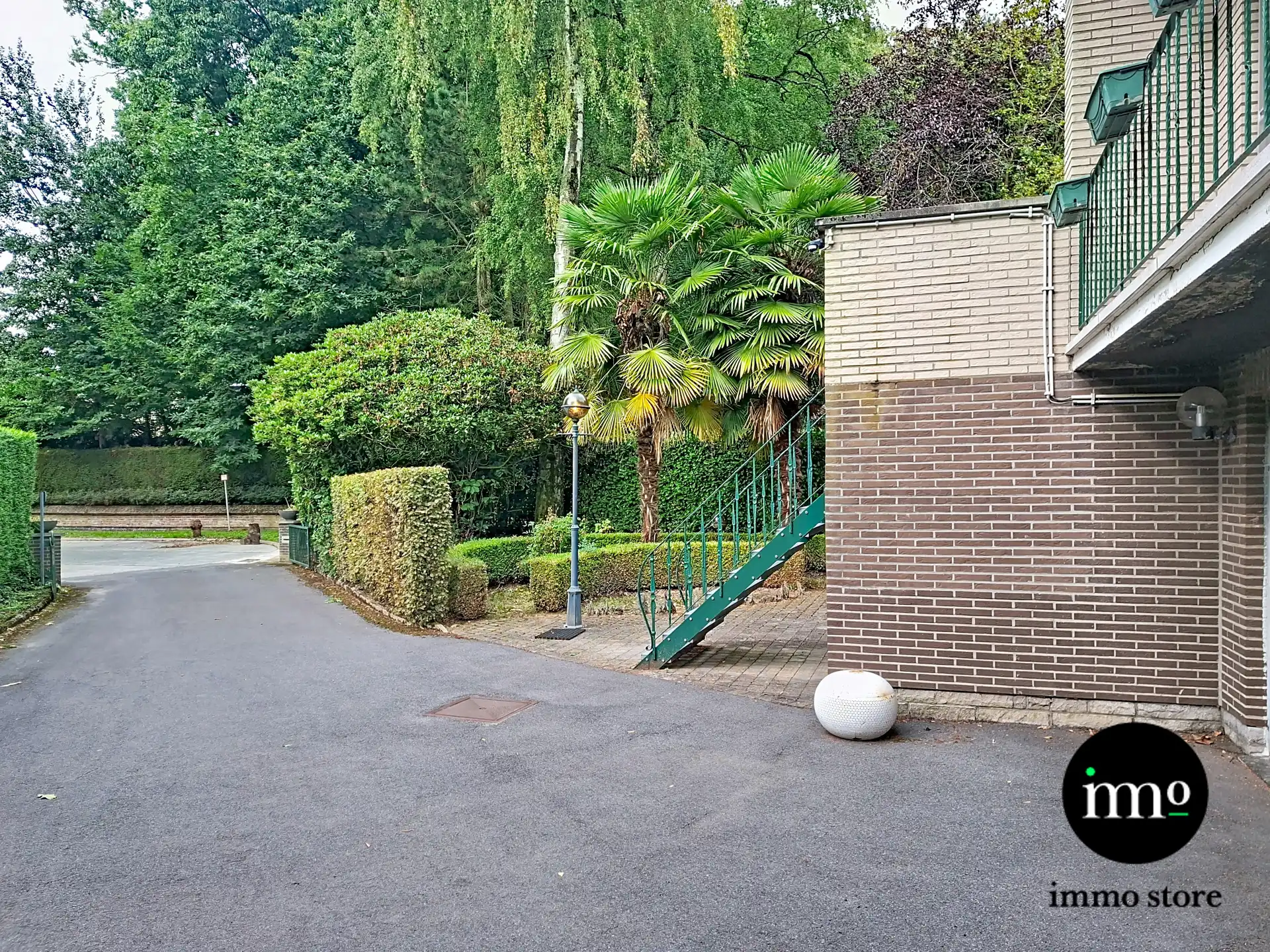 Uitzonderlijk ruime woning in doodlopende straat foto 28