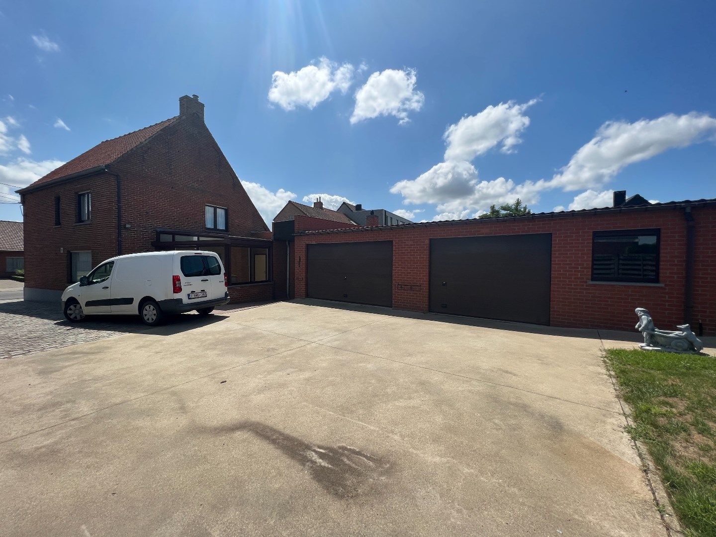 RUIME WONING MET 4 SLAAPKAMERS, TUIN EN DUBBELE GARAGE IN SINT-JULIAAN foto 2