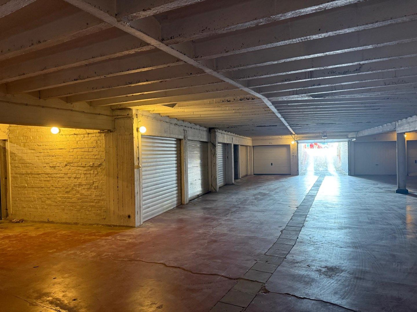 GARAGEBOX VLAKBIJ ZEEDIJK  foto 3