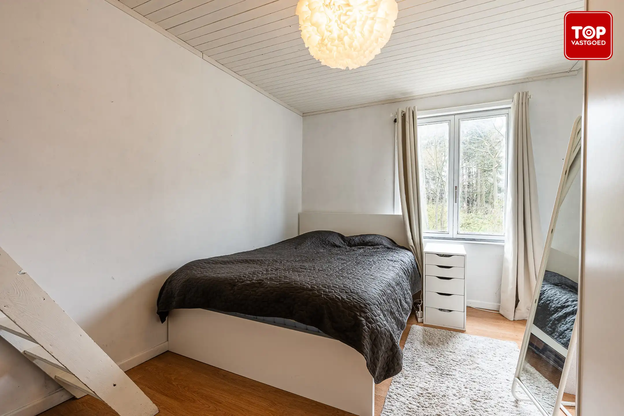 Op te frissen halfopen bebouwing met leuke tuin. foto 16