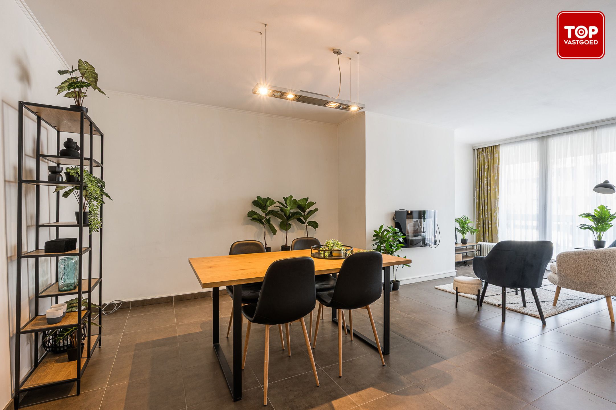 Instapklaar appartement met 2 slaapkamers en 2 terrassen  foto 2