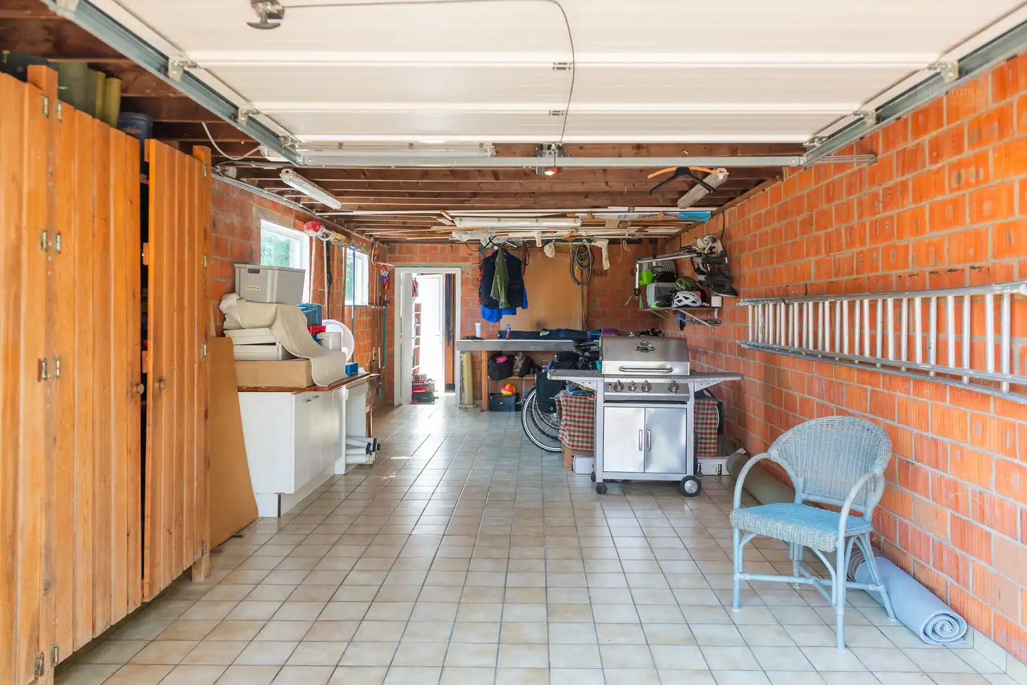 Instapklare gezinswoning met 5 slaapkamers, grote garage en zonnige tuin in Meerhout. foto 30