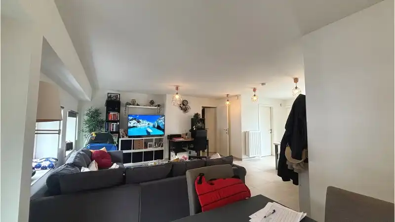 Recent 2-slaapkamerappartement met TERRAS  te huur in Brugge foto 5