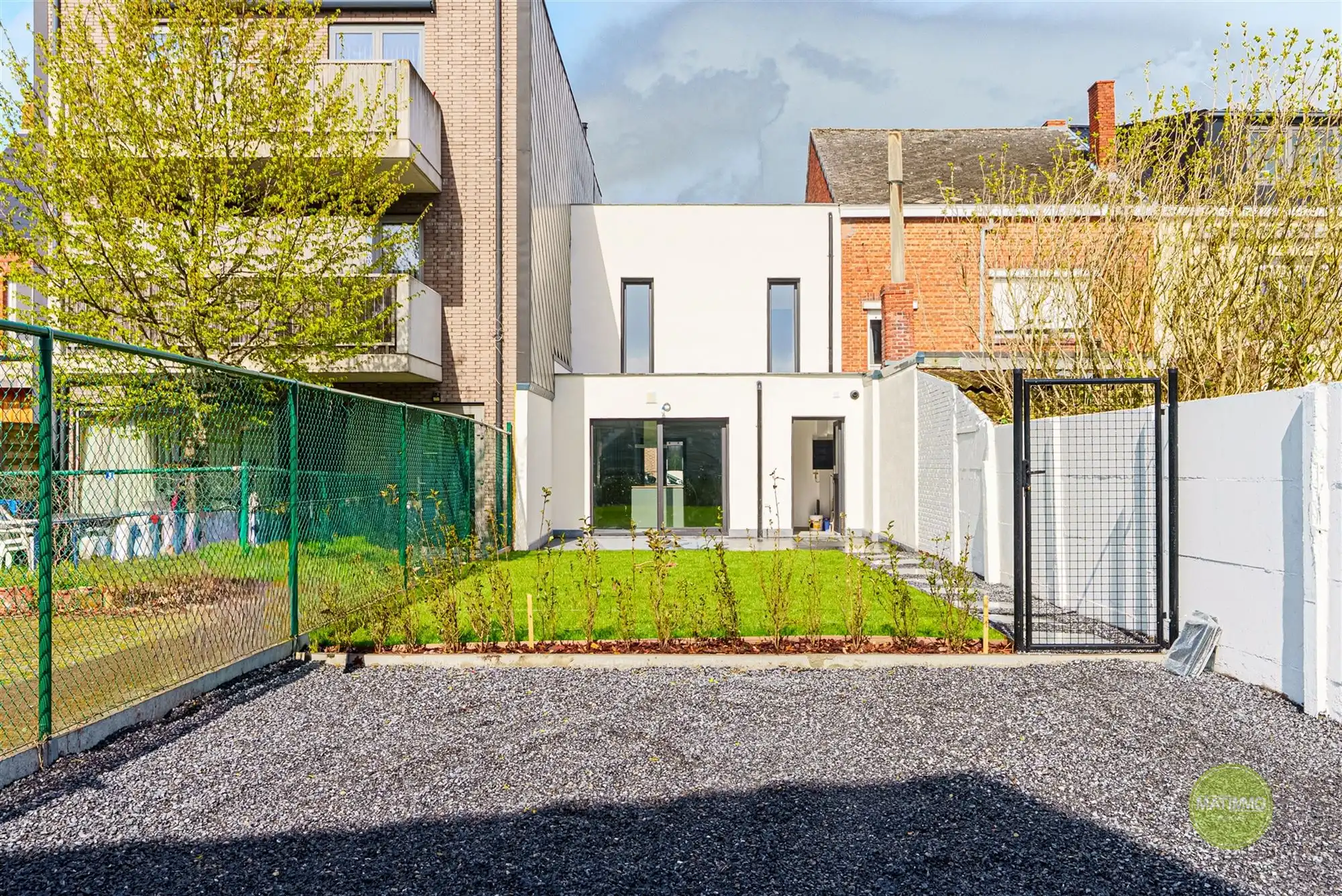 Volledig gerenoveerde woning met 3 slaapkamers te Mol foto {{pictureIndex}}