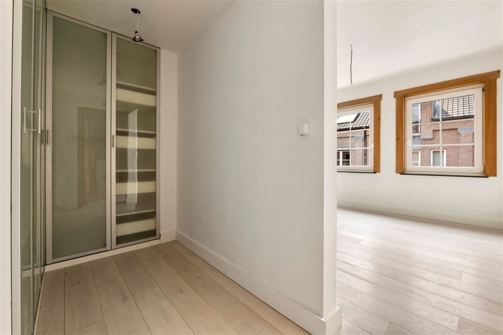 RUIM INSTAPKLAAR APPARTEMENT MET RUIM TERRAS IN HET CENTRUM VAN SINT-TRUIDEN foto 20