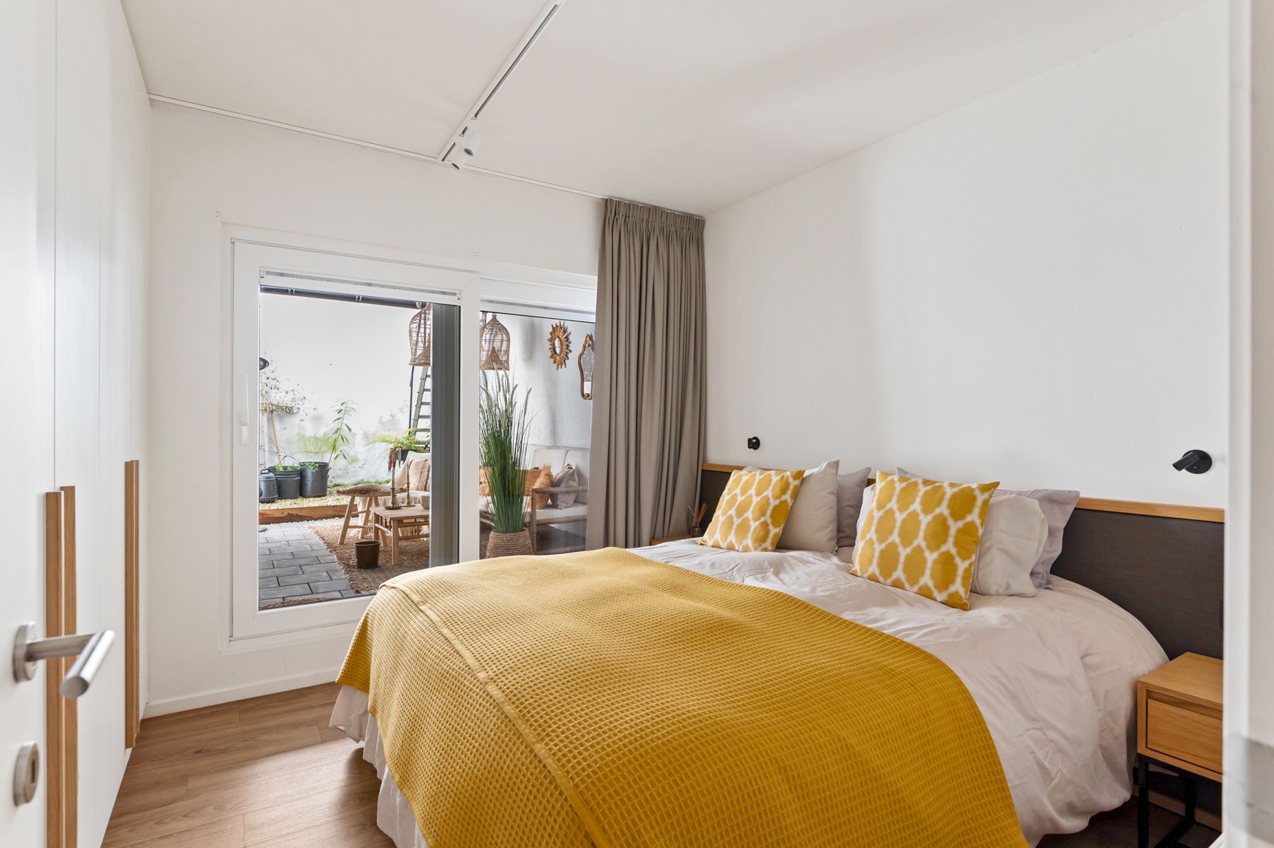 Luxe bemeubelde duplex met terras op het bruisende Zuid foto 7