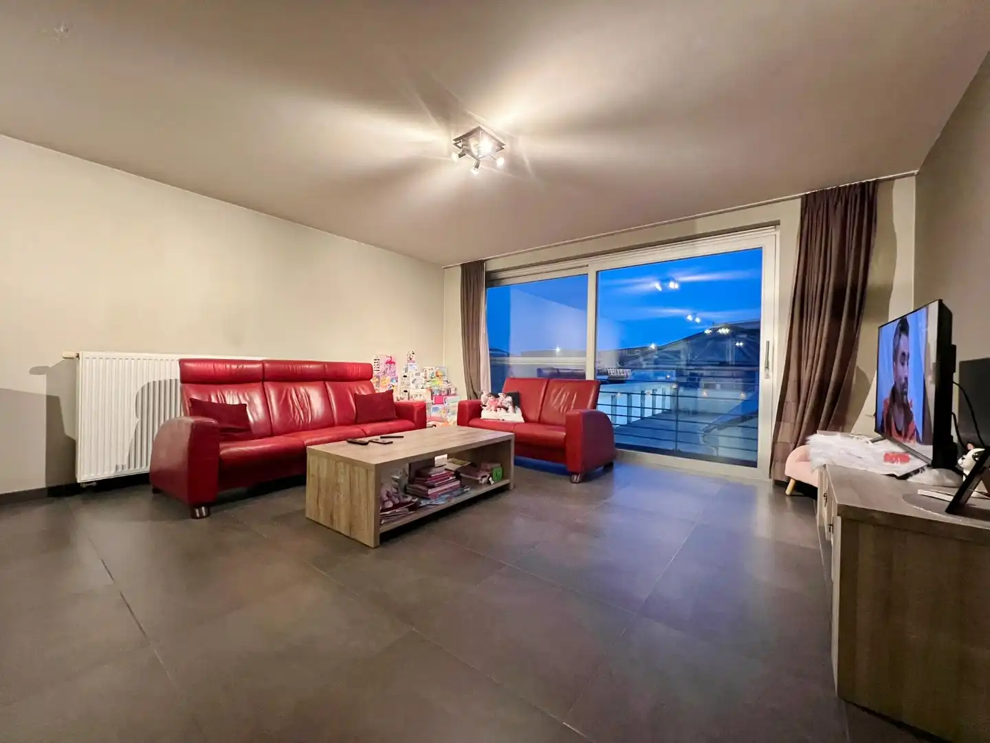 Ruim appartement met 2 slaapkamers en gezellig terras  foto 4