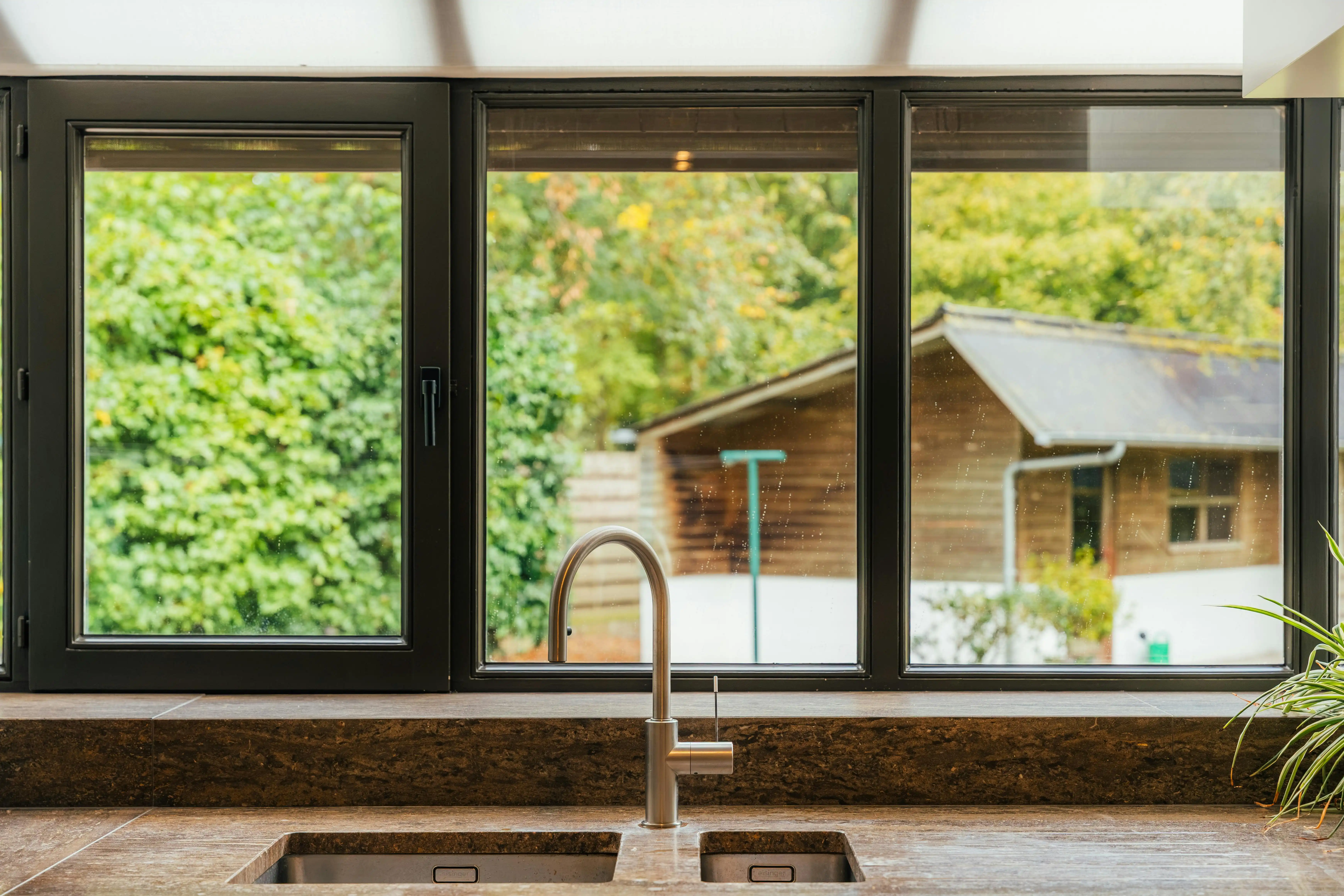 Architecturale villa met prachtige tuin te koop in Torhout foto 14