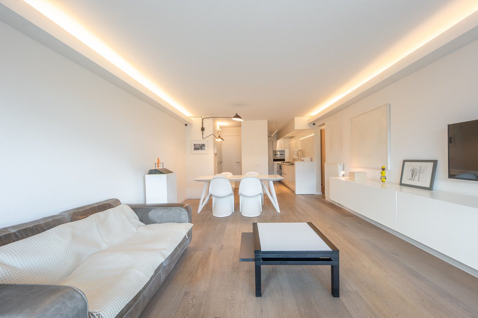 Lichtrijk 2-slaapkamer appartement met open zicht over het Abraham Hansplein. foto 7