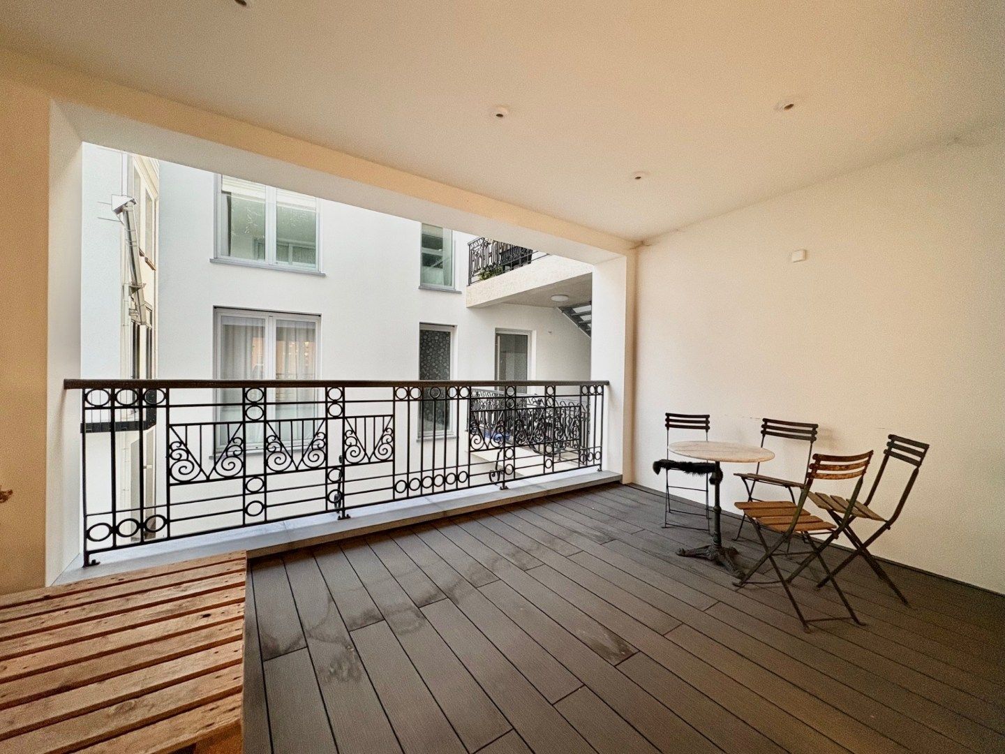 Sfeervol 1-slaapkamerappartement met groot terras foto 5