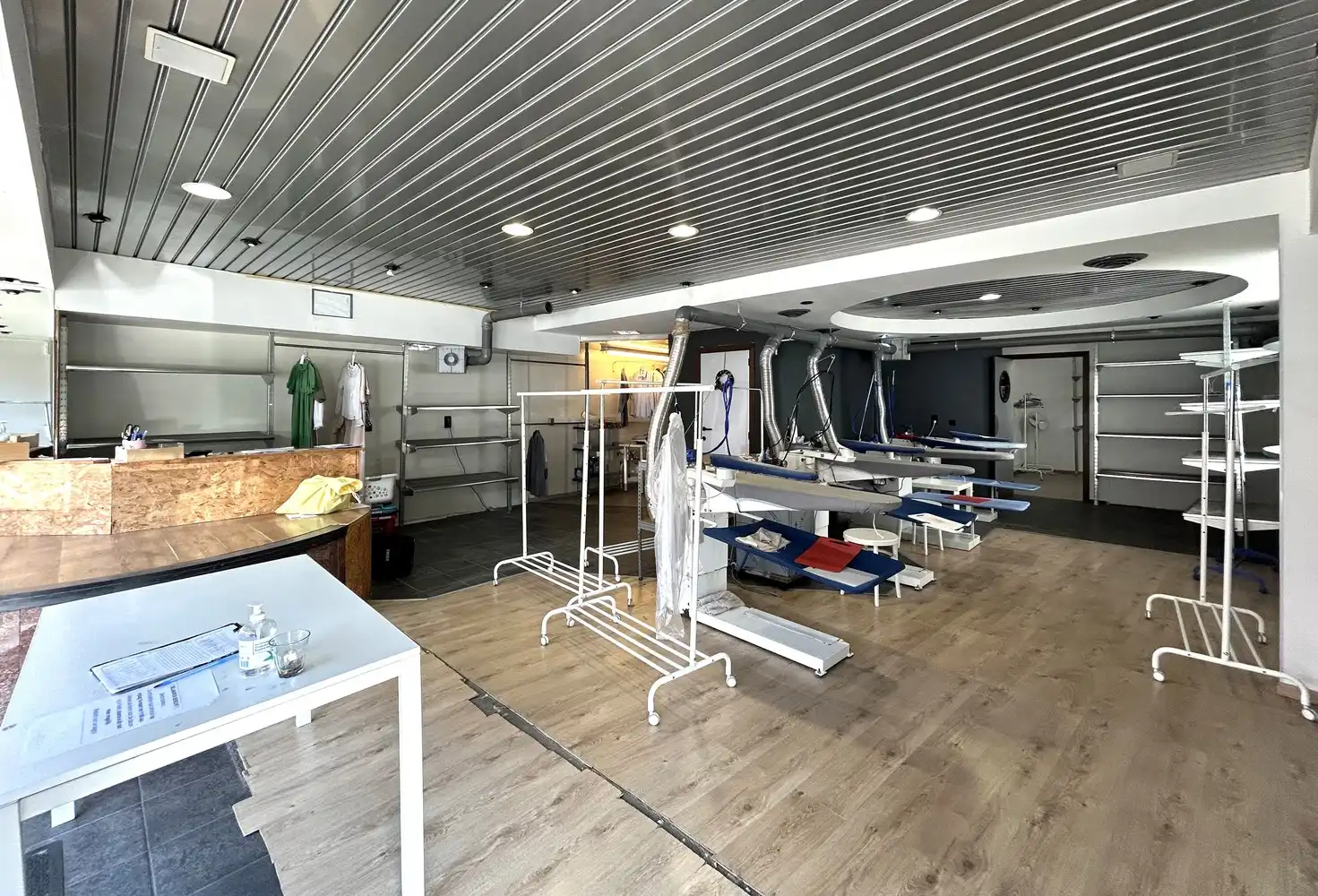 Handelspand met woonst – topvisibiliteit in Kessel-Lo! foto 2