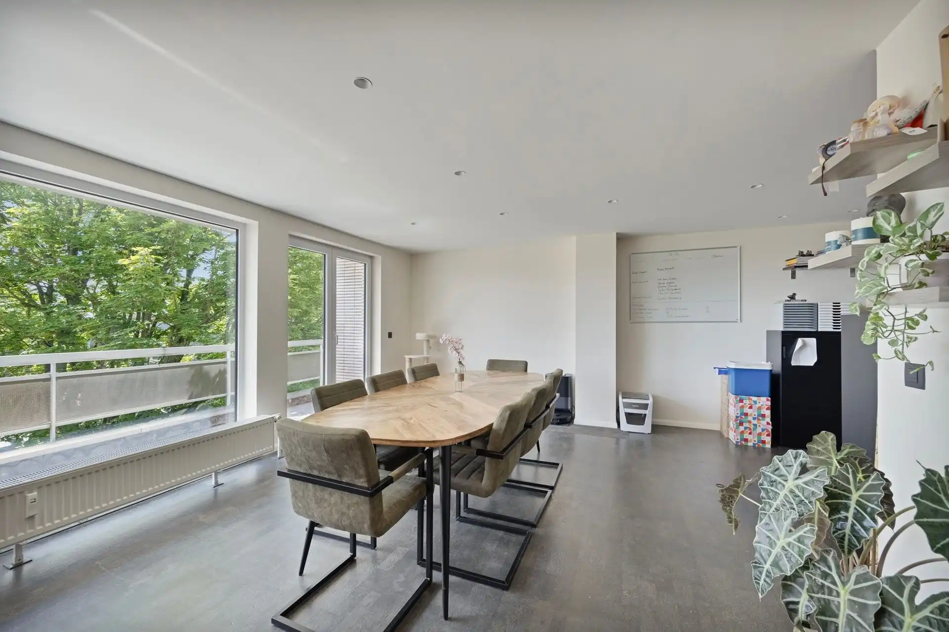 Zeer ruim, instapklaar appartement op een goede locatie foto 8