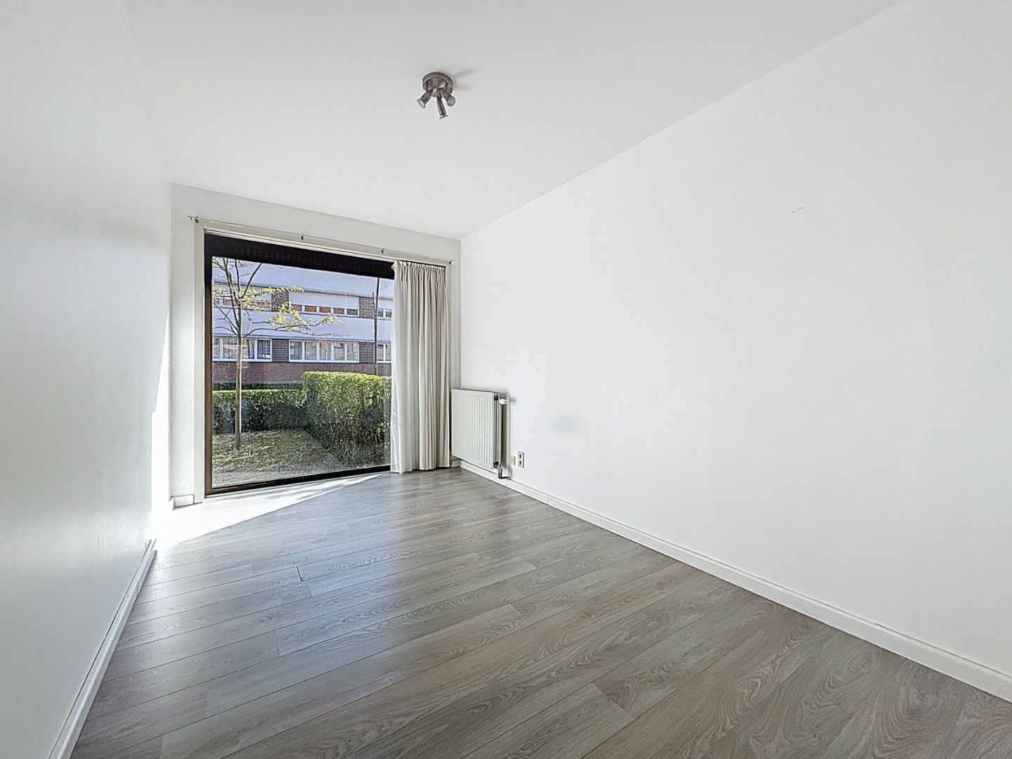 Ruim appartement met groot zongericht terras. foto 6