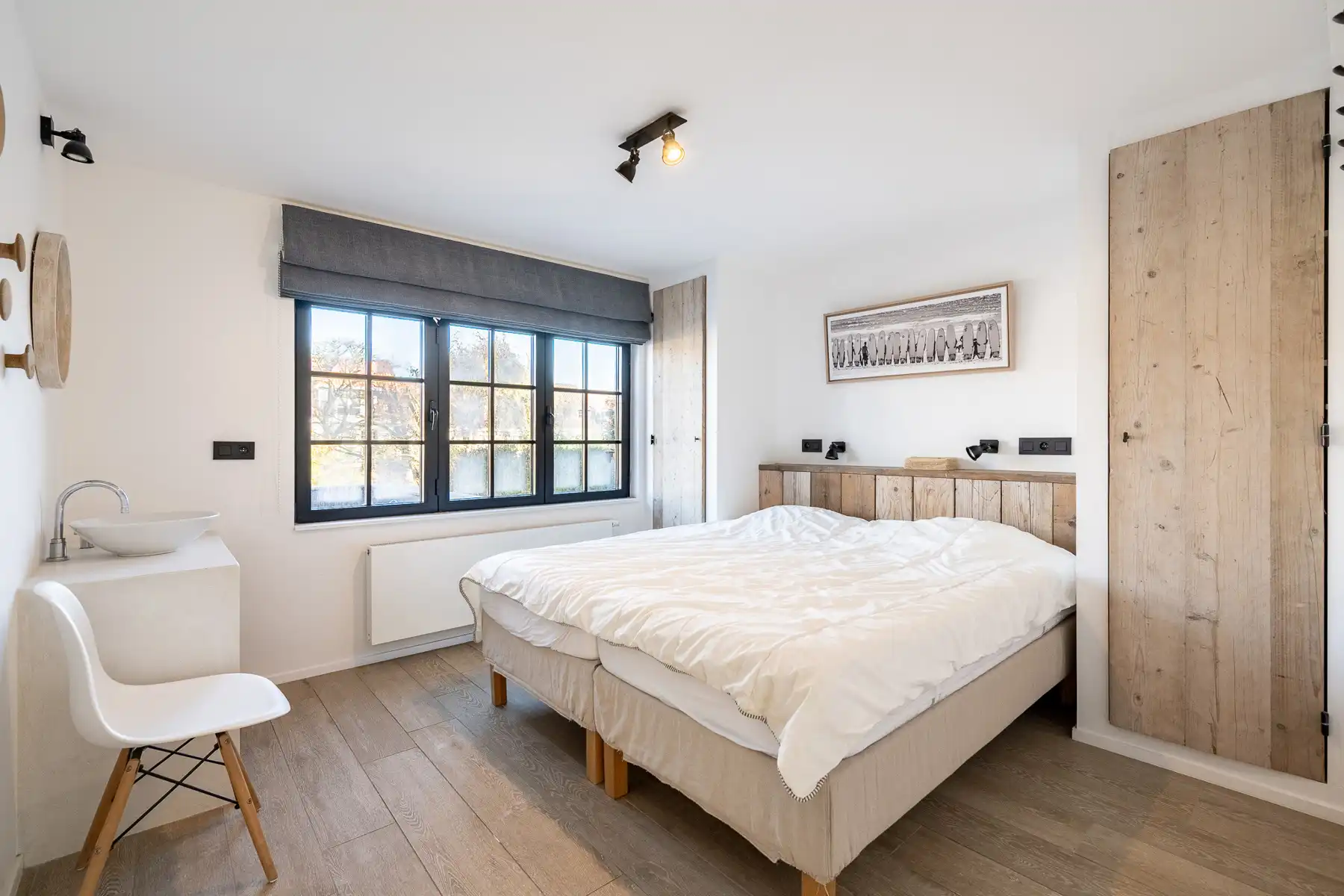 Instapklare, gemeubelde rijwoning met 5 slaapkamers en tuin – hartje Oud-Knokke foto 10