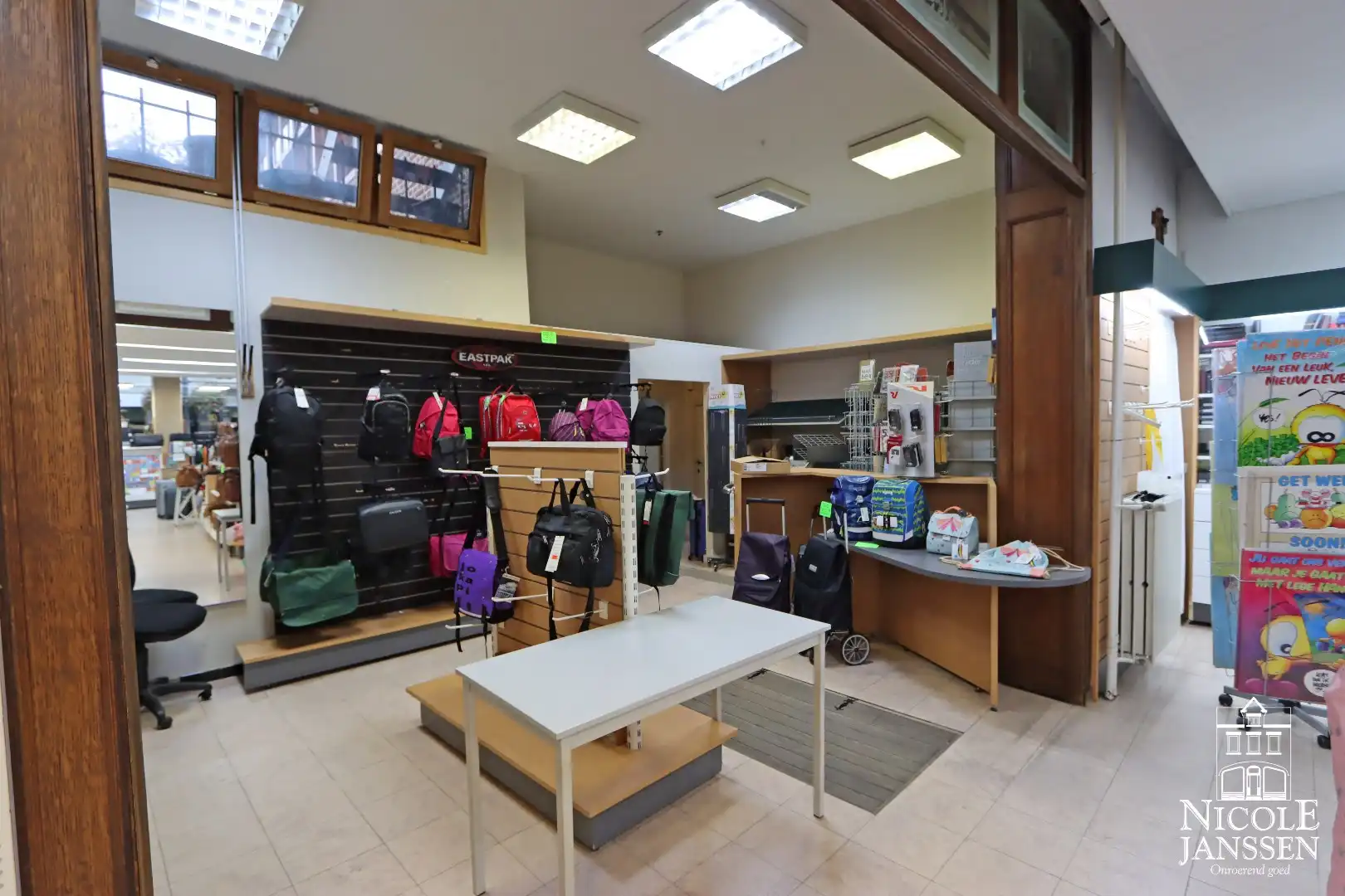 Gelijkvloers handelspand/kantoorruimte foto 12