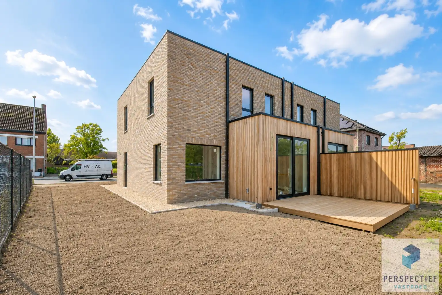 Rustig gelegen afgewerkte moderne nieuwbouwwoning (BEN) met garage en tuin foto 2