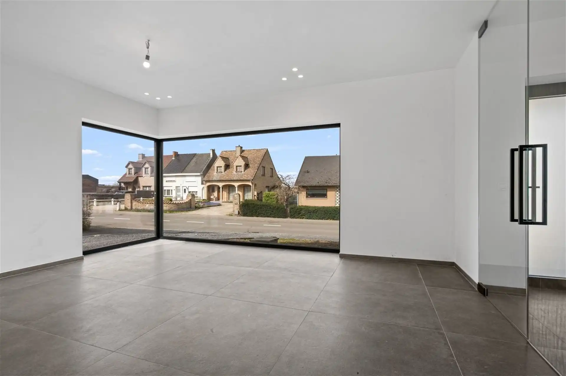 Zeer ruime woning met 4 slpks en tuin foto 6
