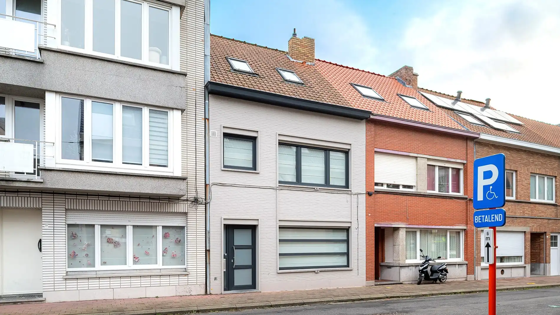 Instapklare woning met zonnige tuin in het centrum van Heist foto 28