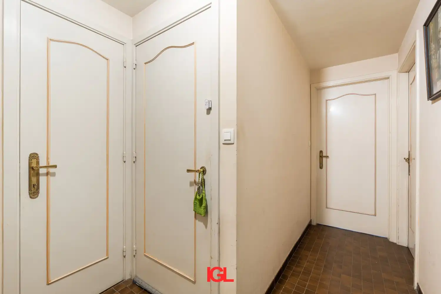 Ruim 2-kamer appartement met garage nabij het centrum van Halle foto 2