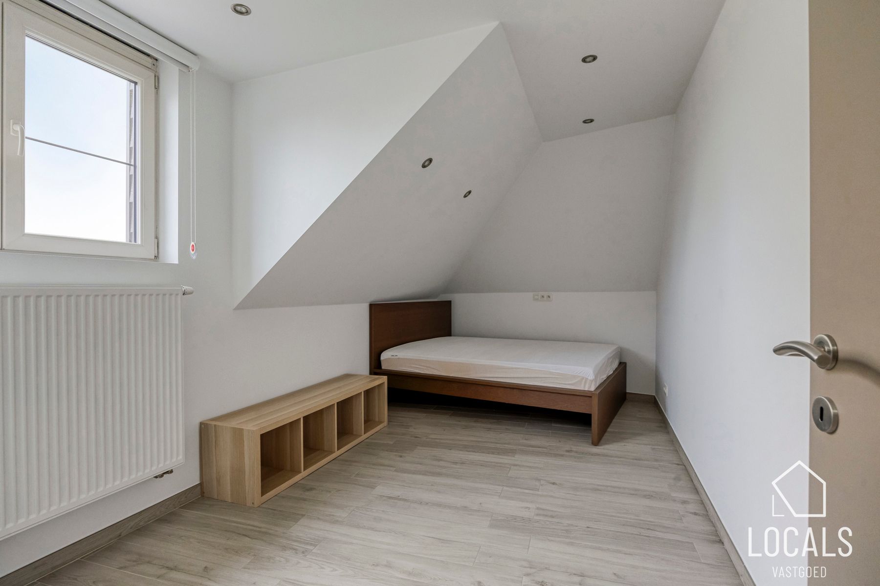 Instapklare gezinswoning te koop in hartje Denderleeuw foto 14