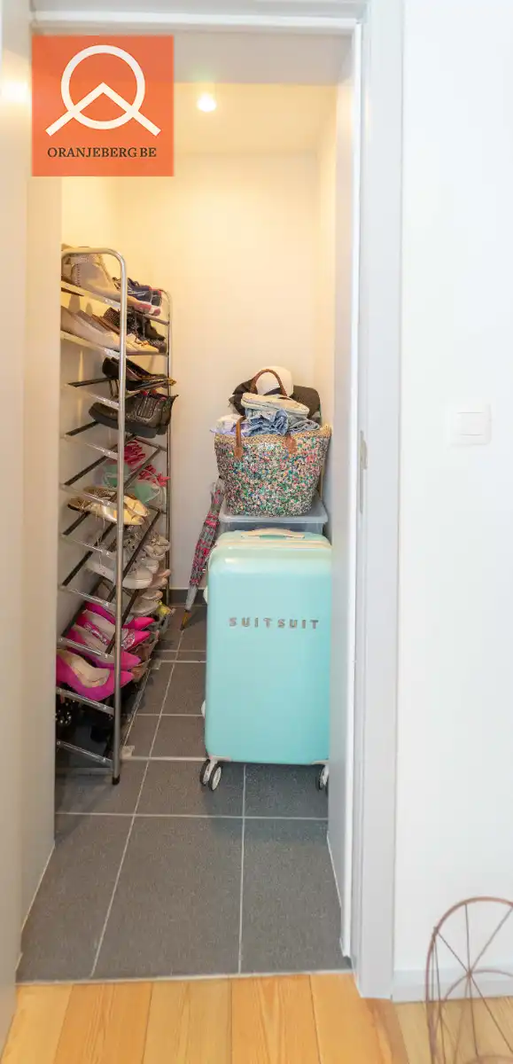 Prachtig gerenoveerd 2 slaapkamerappartement vlakbij de Vrijdagmarkt foto 24
