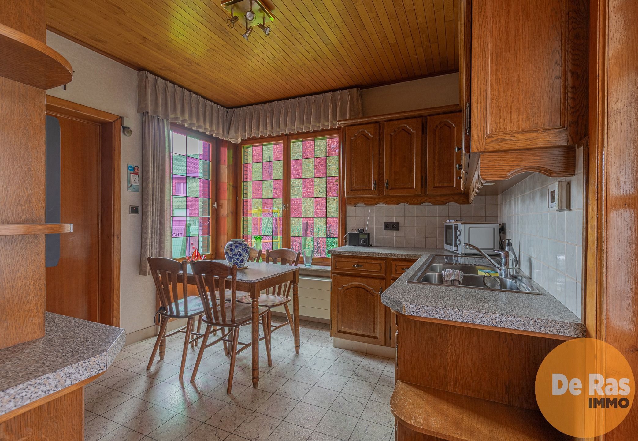 RESSEGEM - Stevige gezinswoning met 3 slpks, tuin en garage foto 10