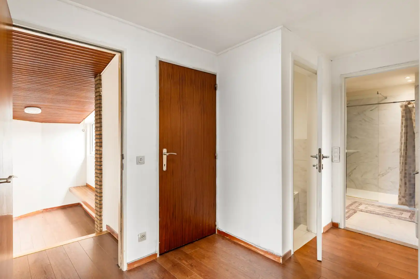 Ruime duplexwoning met 4 slaapkamers en patio in Ekeren! foto 16