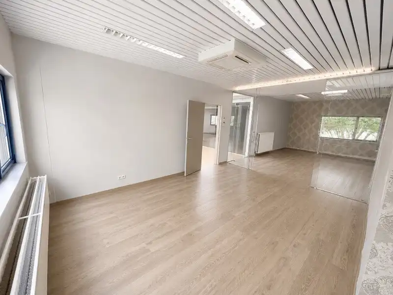 KMO-unit met appartement/kantoor te huur foto 8
