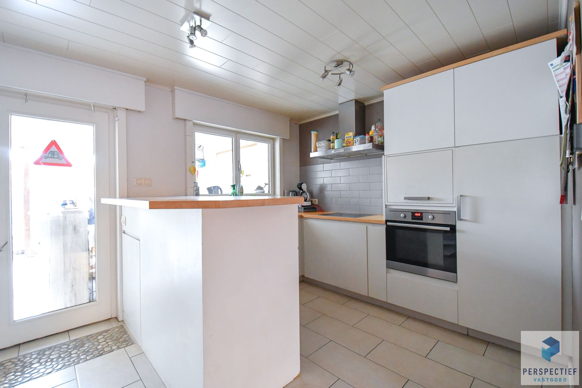 BEZOEKMOMENT ZATERDAG 22/11 VAN 9U TOT 10U30 | Centraal gelegen ruime woning met 4 slaapkamers en grote tuin foto 8