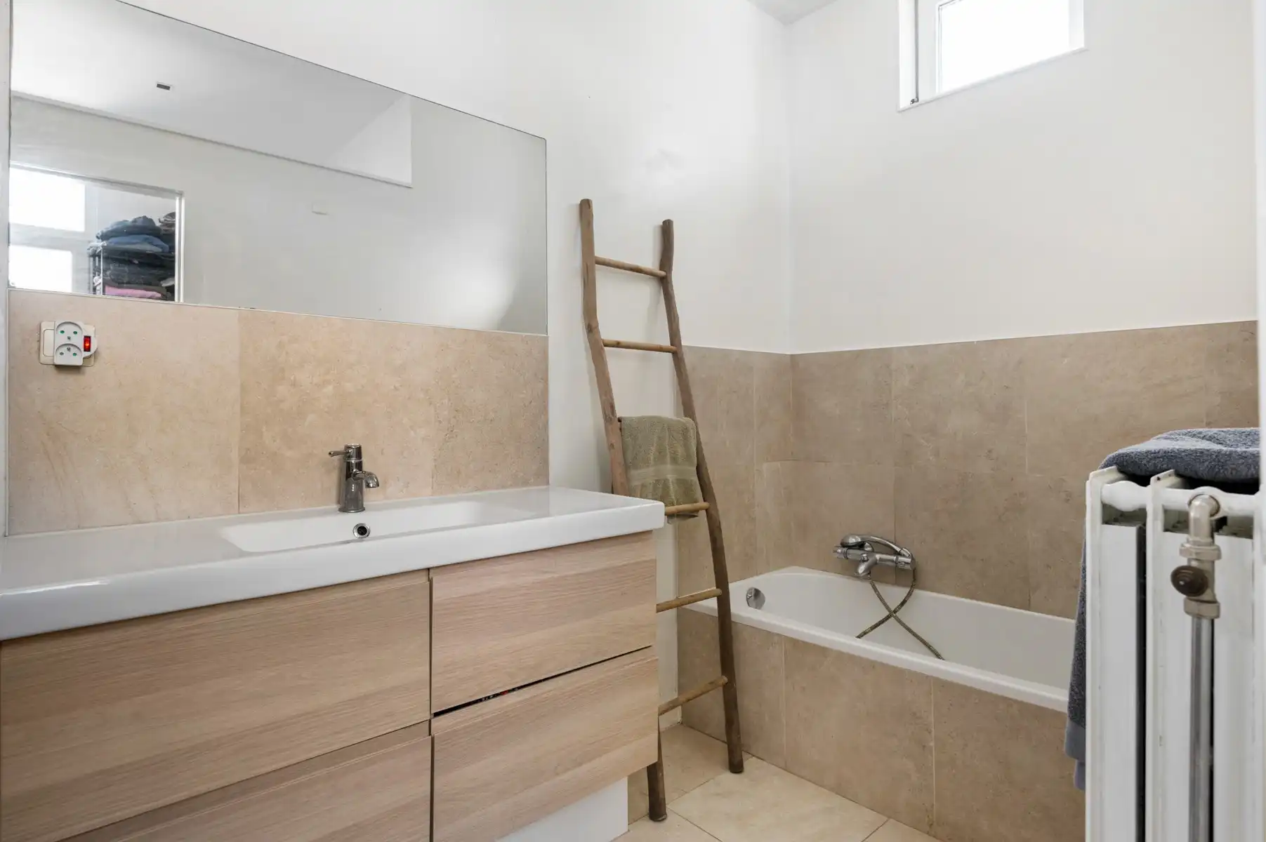 Uiterst charmante halfopen woning met zuidtuin foto 9