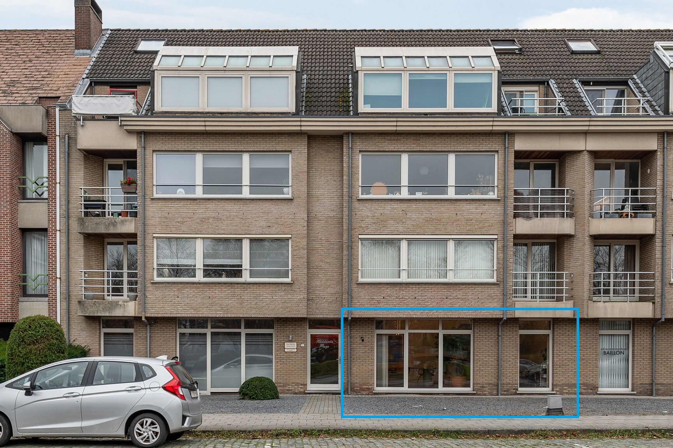 Energiezuinig appartement / praktijk kantoor op strategische locatie in Dendermonde!  foto {{pictureIndex}}