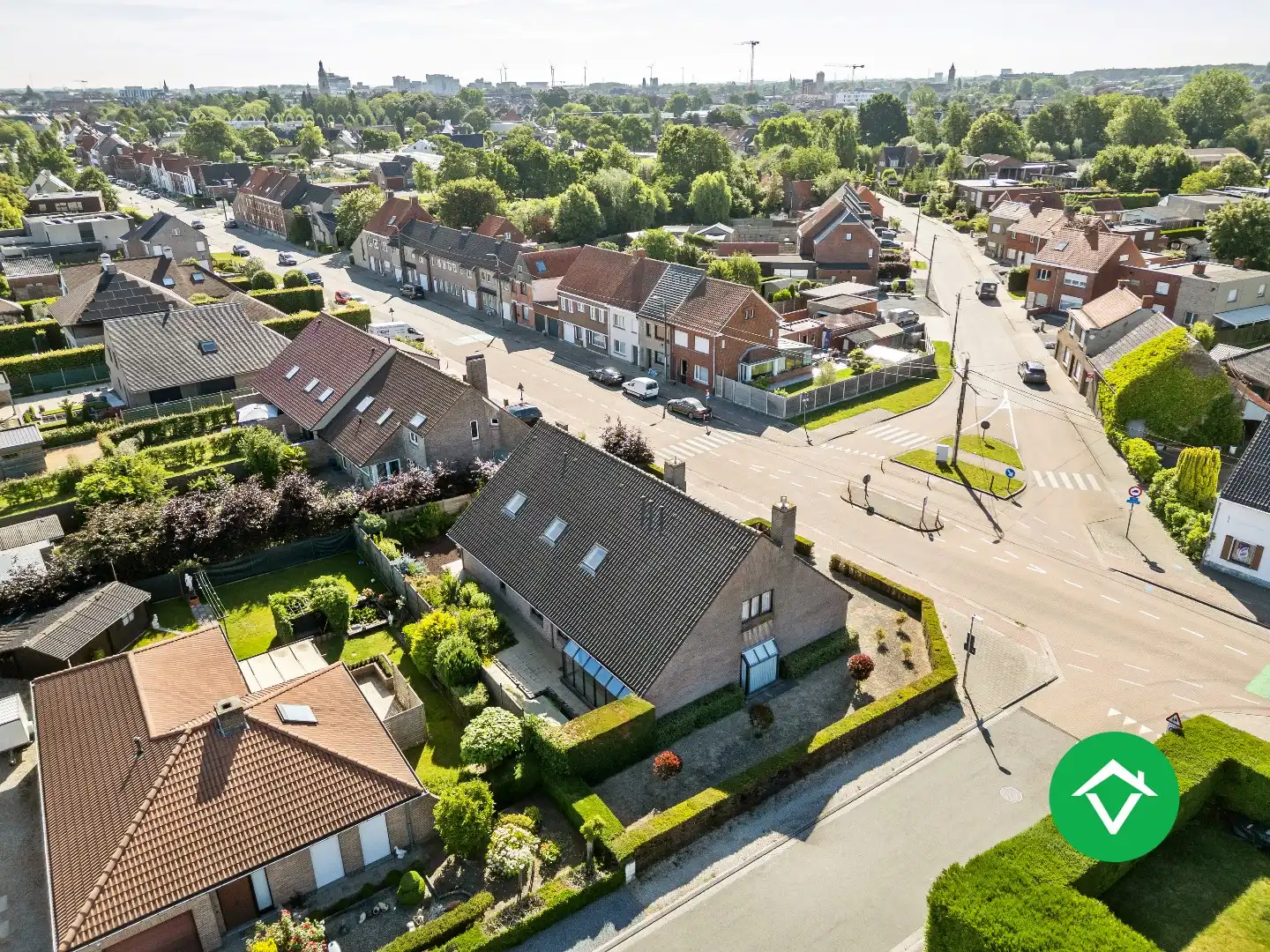 Stevige woning op gunstige ligging met 7 slaapkamers, dubbele garage en tuin te Roeselare foto 30