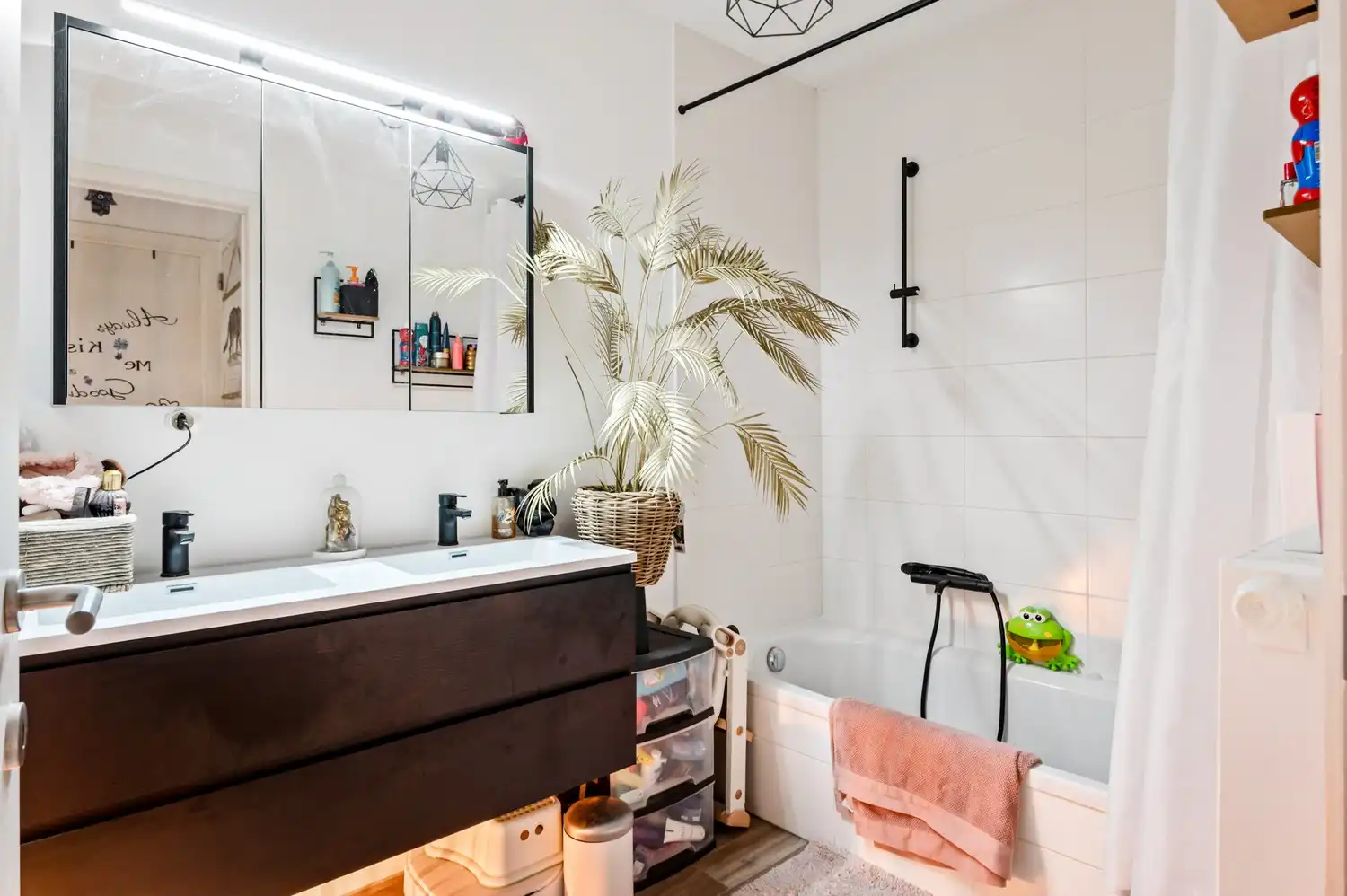 Twee slaapkamer appartement met privatief terras! foto 4