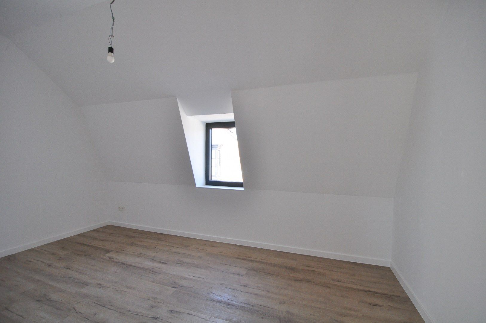 Gerenoveerde woning met 3 slaapkamers te Kristus-Koning foto 15