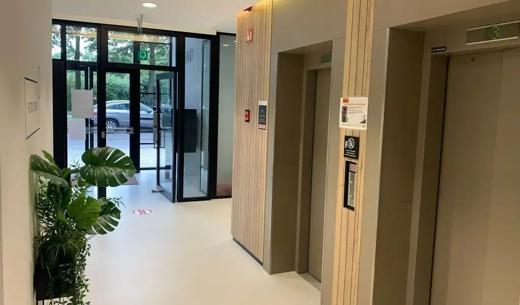 Kantoorruimte te huur in Regent Building in Berchem foto 2