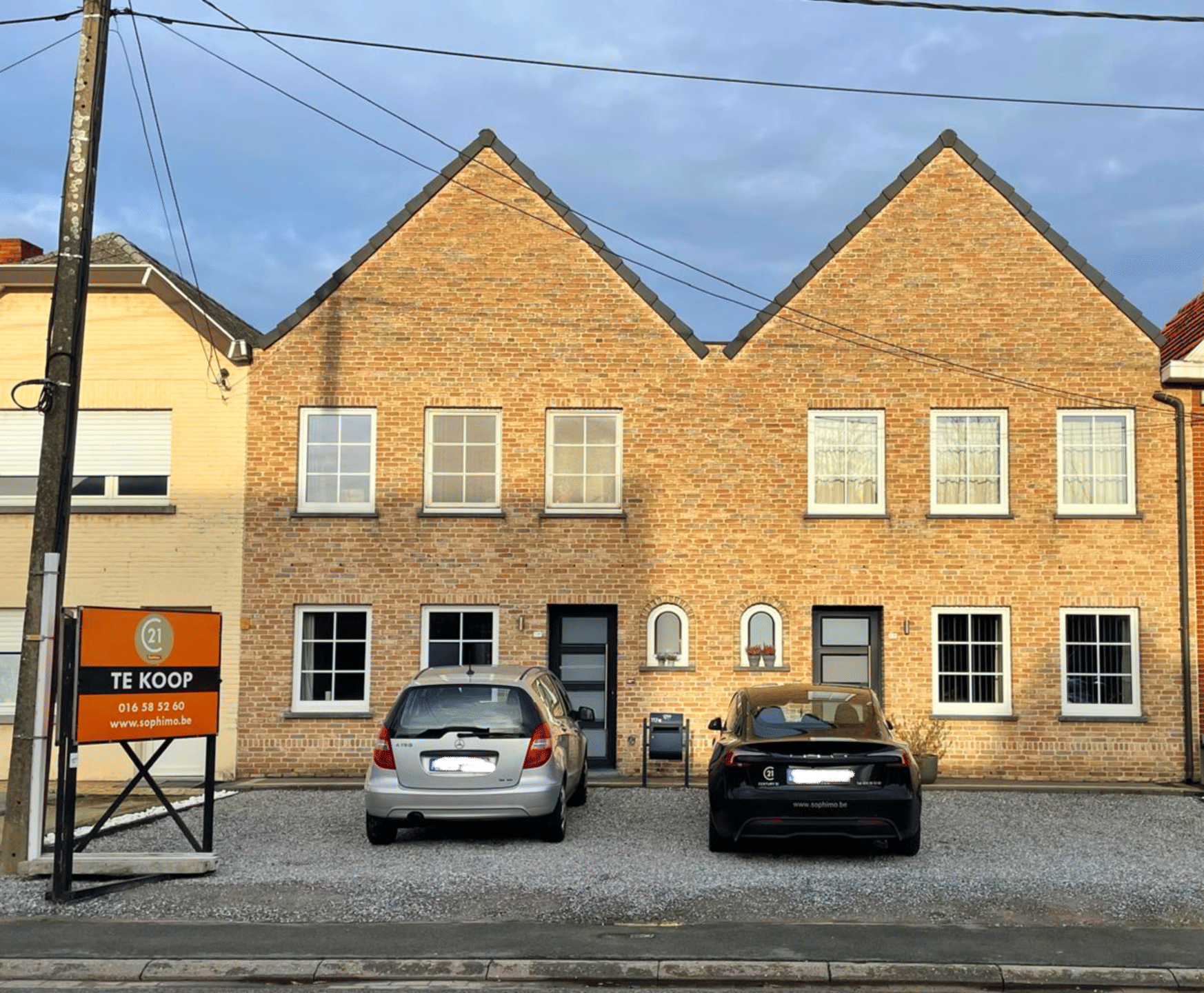 Instapklare rijwoning op centrale ligging  foto {{pictureIndex}}