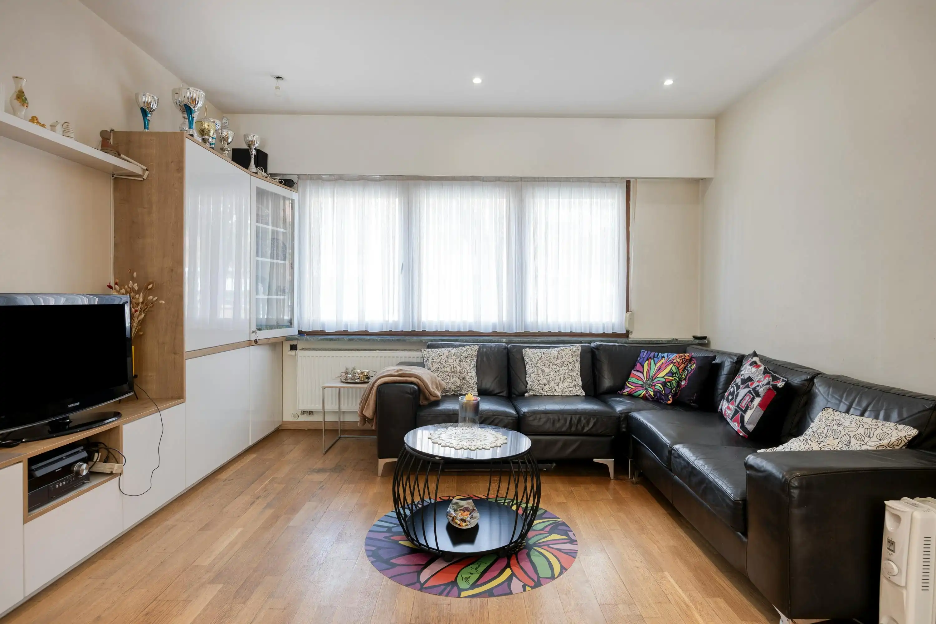 Huis met 3 slaapkamers, 3 badkamers en tuin te koop in Wilrijk foto 3