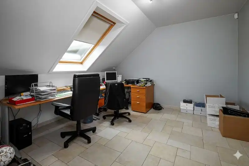 Roeselare –&nbsp; stijlvolle villa met zonnige tuin, 5 slaapkamers/bureel, dubbele garage en ruime carport. opp 564 m². foto 9