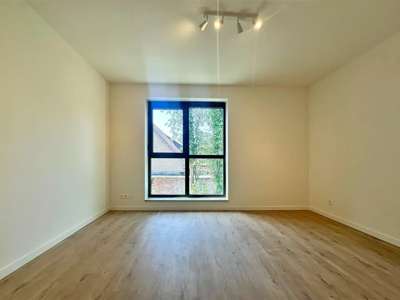 Nieuwbouwappartement met autostaanplaats in groene, bosrijke omgeving te Ranst. foto 8