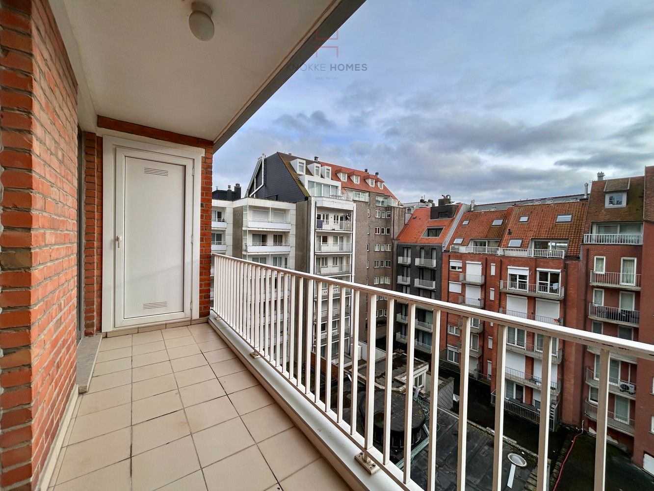 Ruim 3 slaapkamer-appartement met frontaal zeezicht foto 12