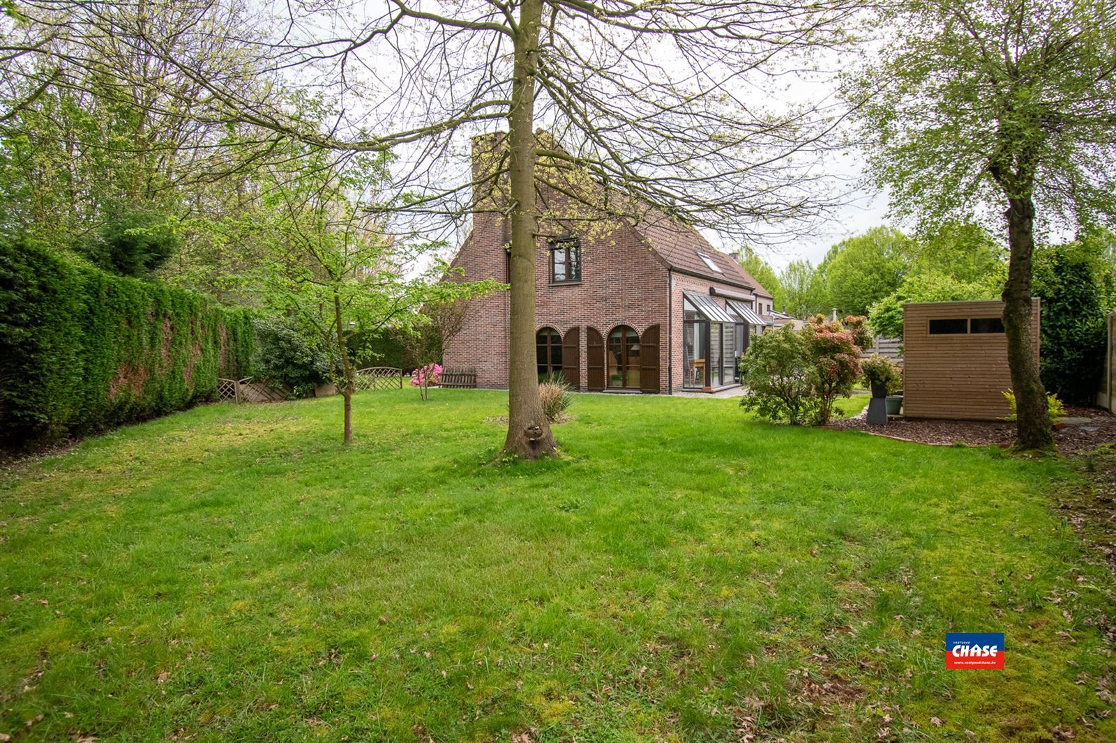 Landhuis met 2 à 3 slaapkamers, garage en grote tuin foto 3