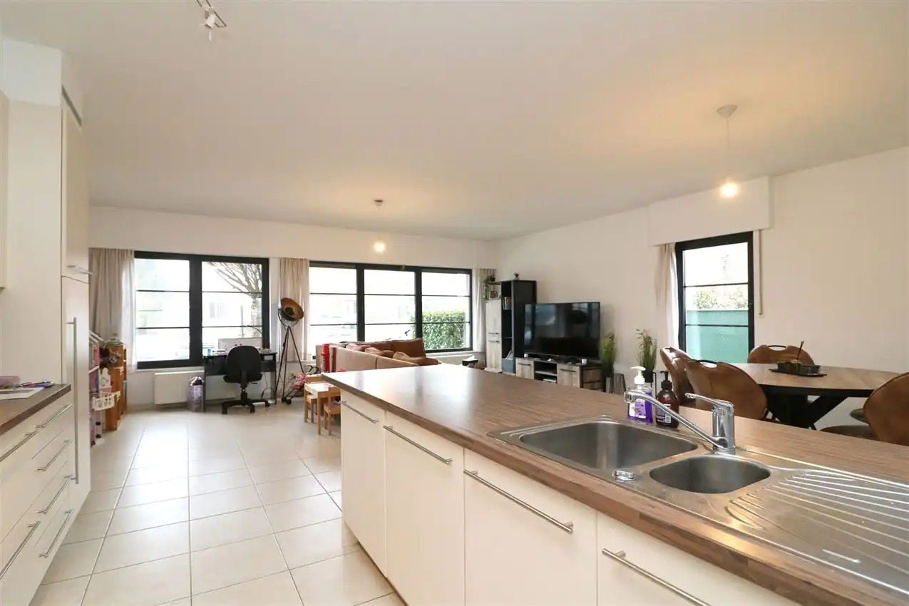 Ruim gelijkvloers wonen met tuin én rendement. foto 15