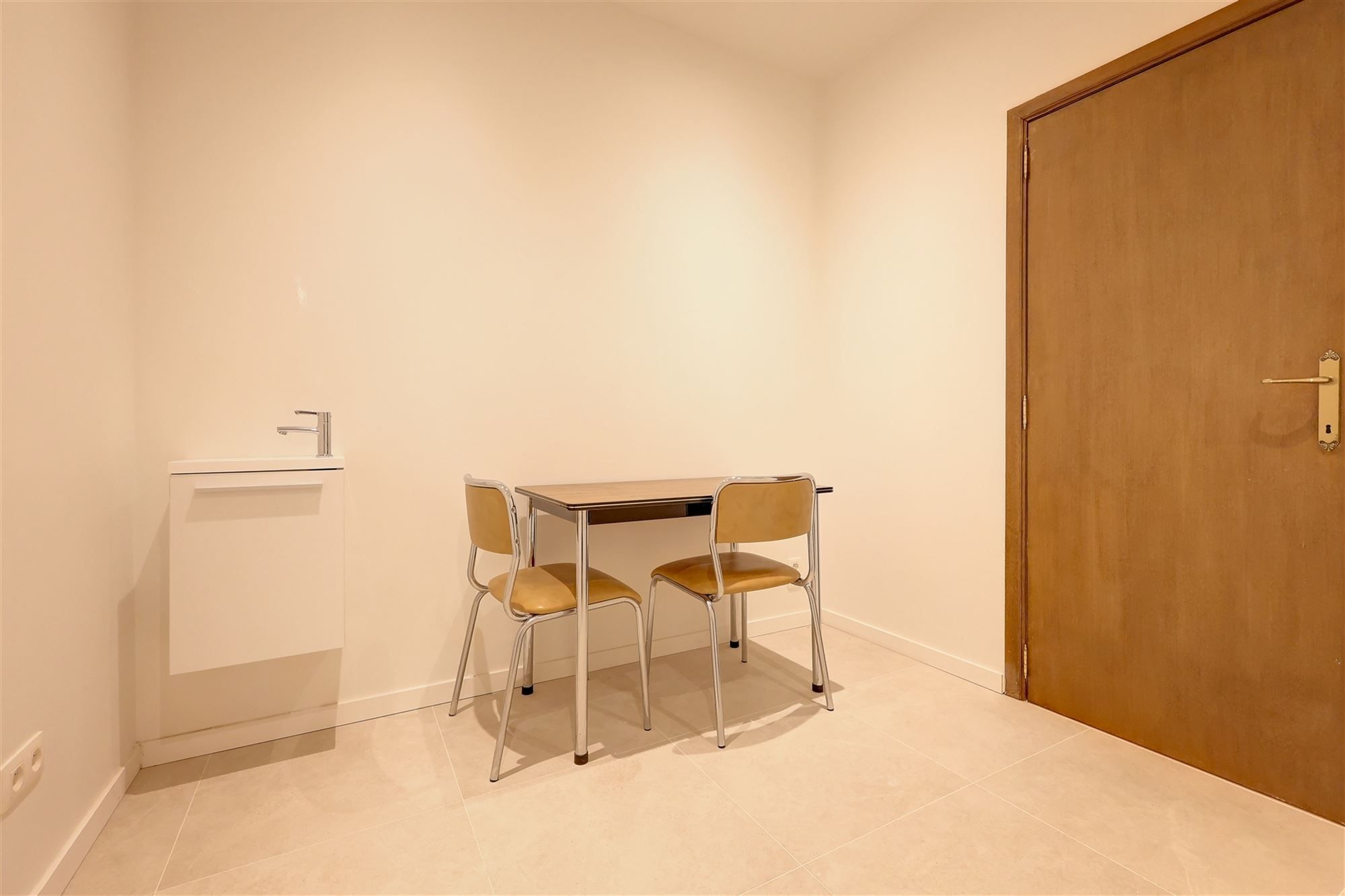 Handelsruimte in het hartje van Mechelen foto 7