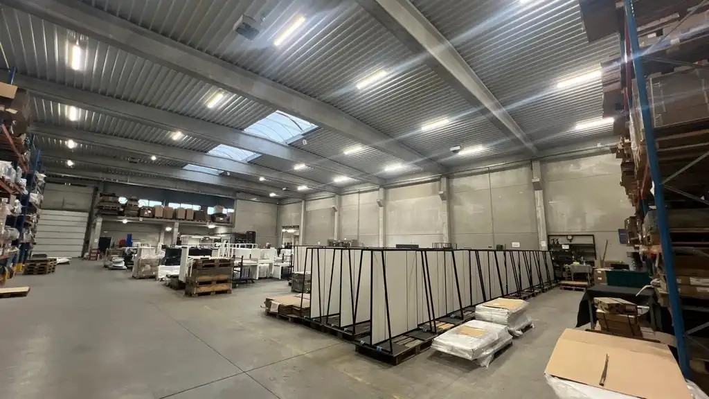 Magazijn te huur in de Heikensstraat in Zele foto 2