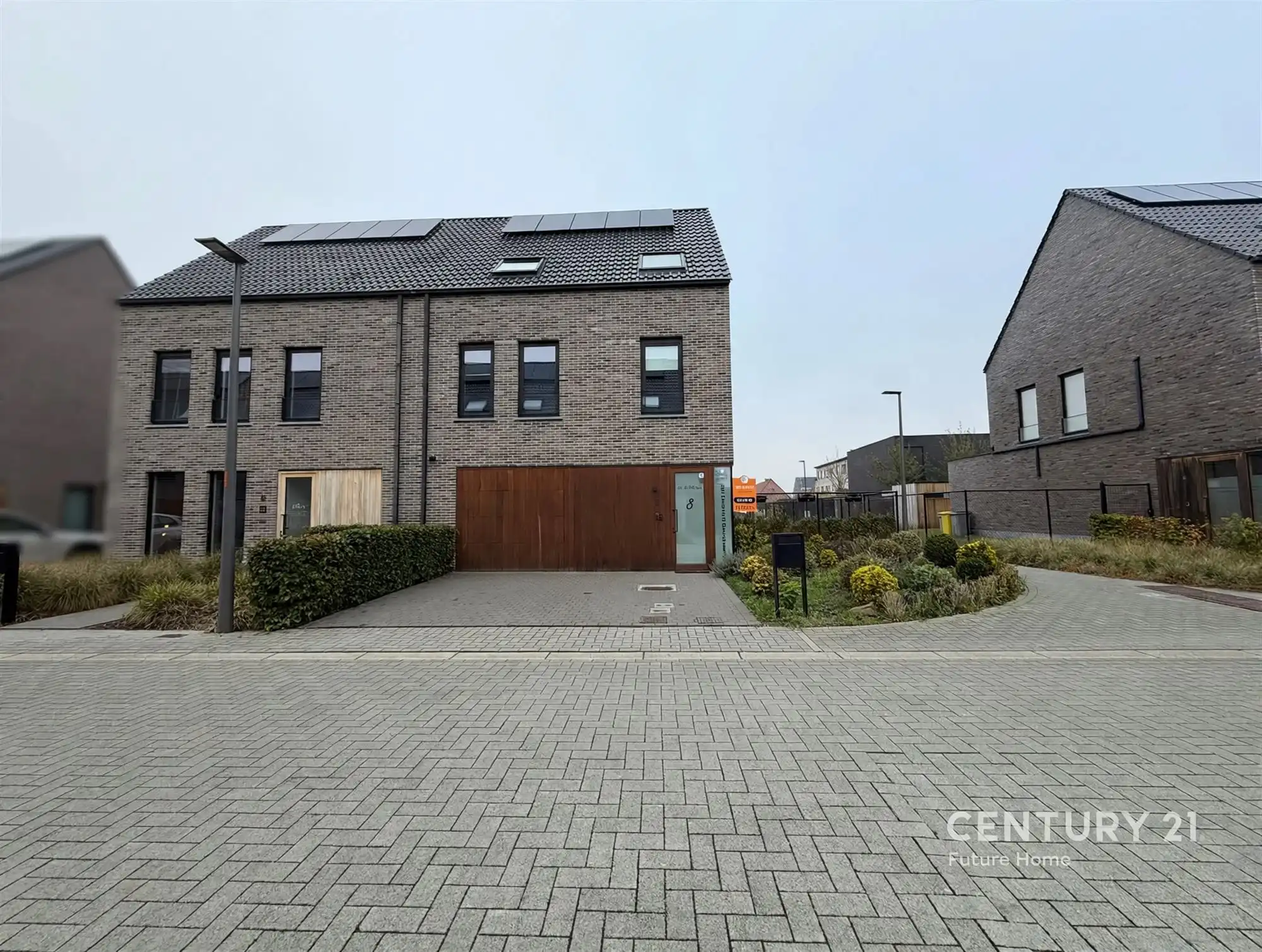 Ruime gezinswoning met 4 slaapkamers, 2 badkamers en tuin foto 3