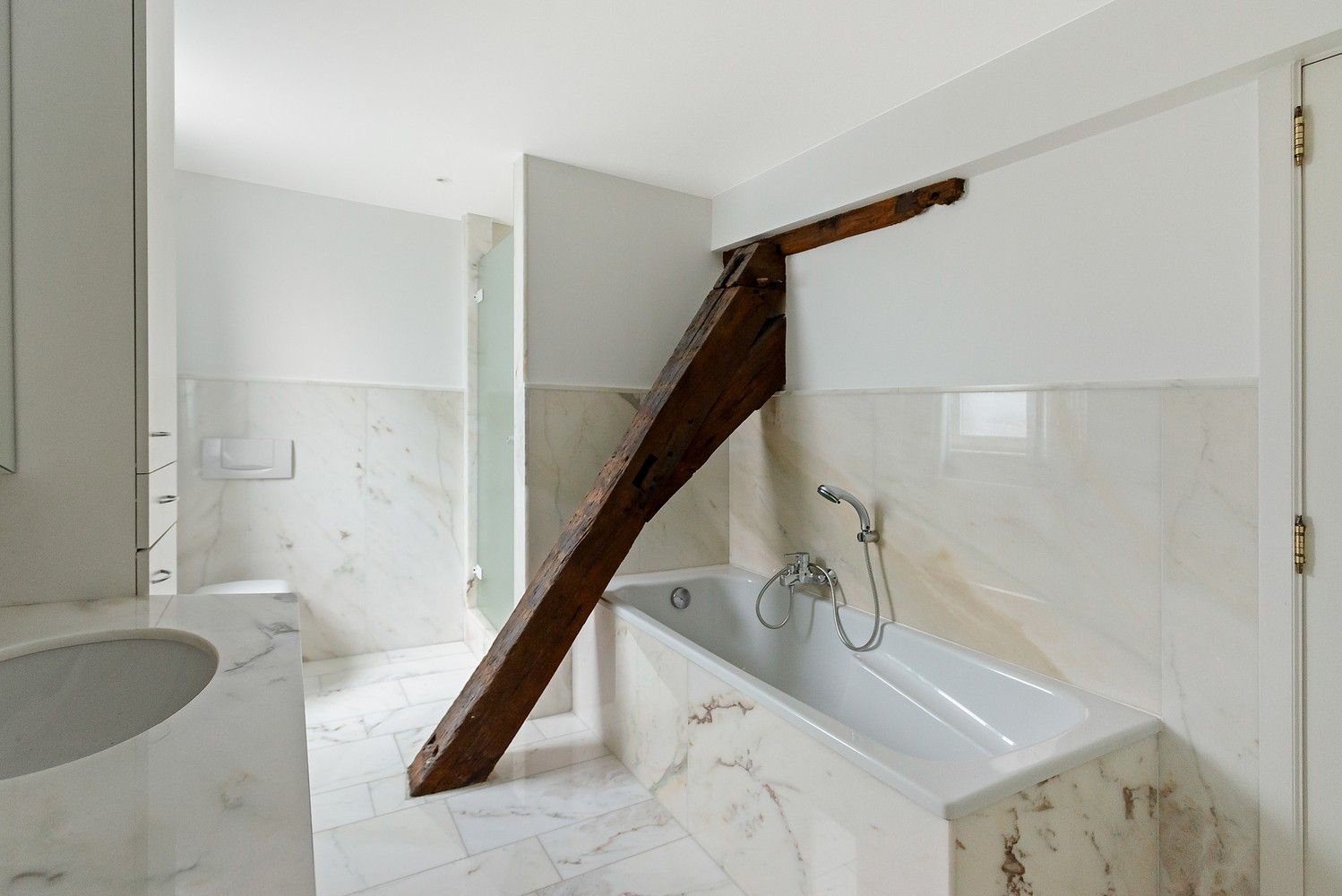 Unieke, lichtrijke loftduplex in het historisch centrum van Lier foto 19