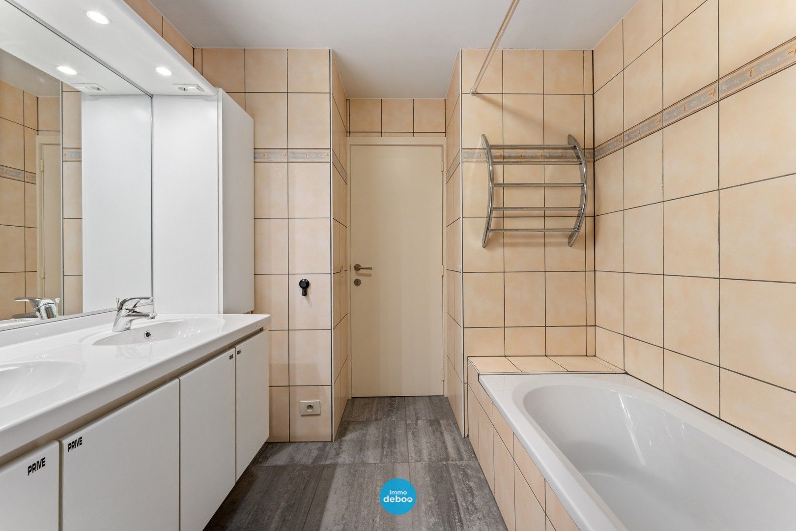 Instapklaar appartement in recente residentie op een centrale ligging foto 13